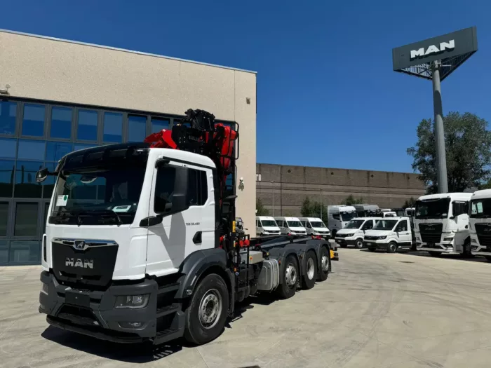 MAN TGS 32.480 BL CH 1+3 SCARRABILE+GRU - immagine 2