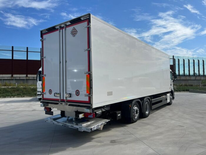 MAN TGS 26.400 6x2 BL CH ISOTERMICO - immagine 3