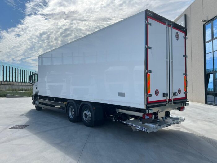 MAN TGS 26.400 6x2 BL CH ISOTERMICO - immagine 4